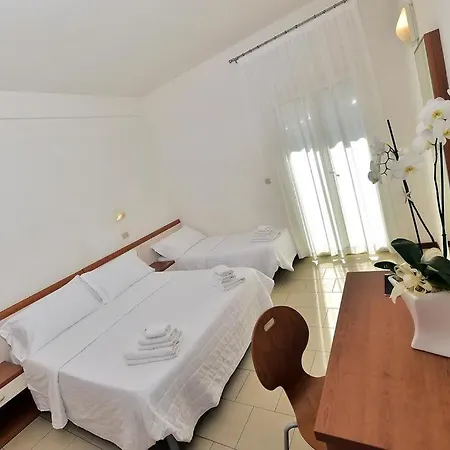 Elprado ホテル 3*